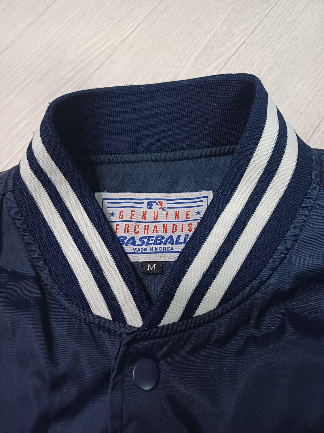 제뉴인 머천다이즈 바시티자켓 M사이즈 상품이미지2