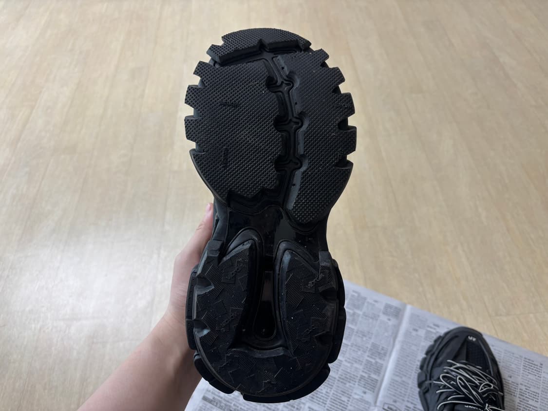 발렌시아가 트랙 슈즈 트리플 블랙 40 상품이미지4