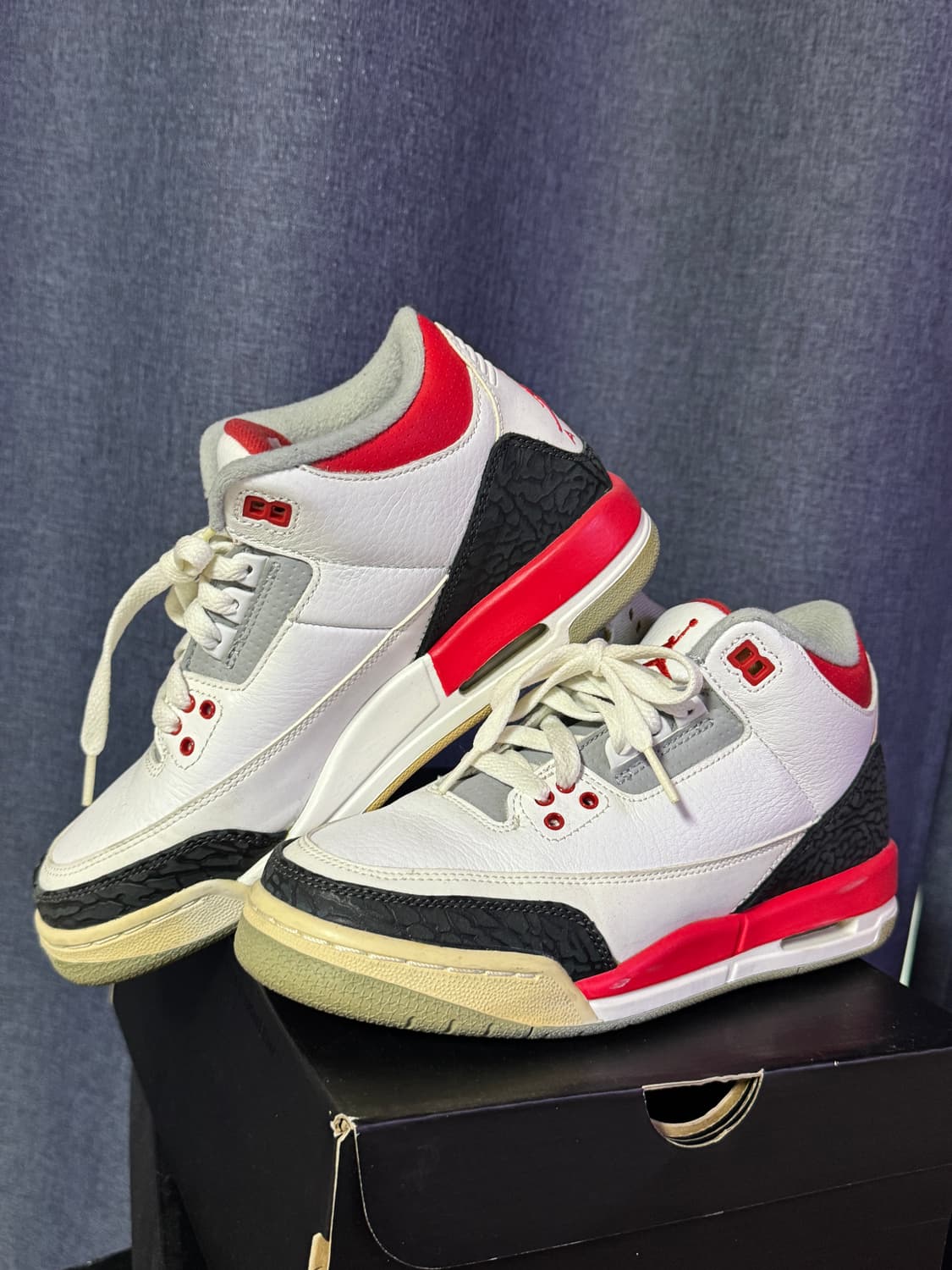 나이키 에어조던3 레트로 파이어 레드 상품이미지3