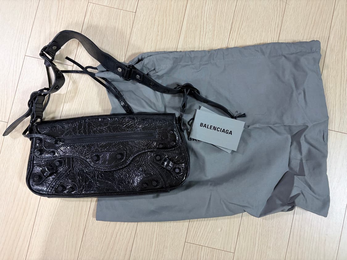 발렌시아가 르 카골 램스킨 슬링백 스몰 블랙 상품이미지1