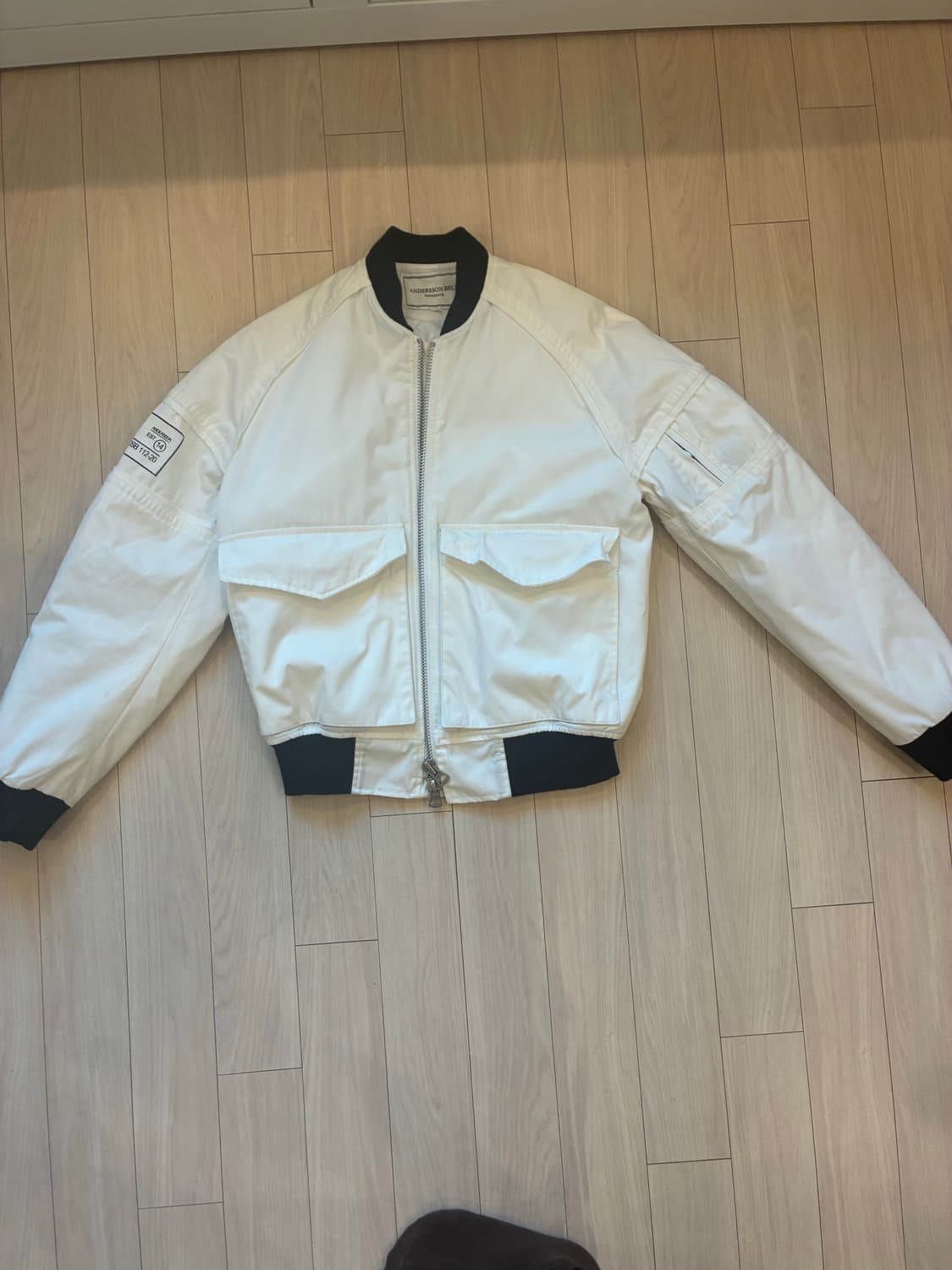 엔더슨벨 화이트 봄버 상품이미지1