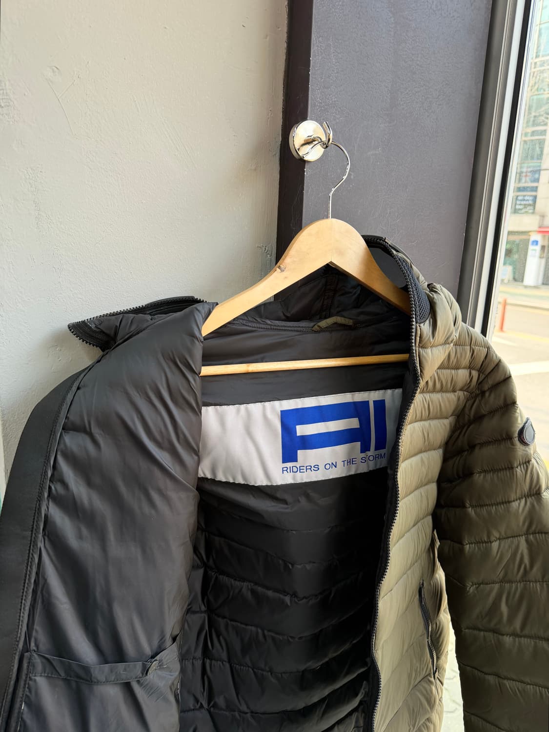 46/ AI 라이더스온더스톰 고글 다운 패딩 점퍼 상품이미지6