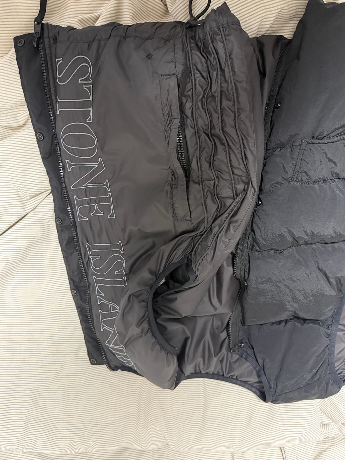 스톤아일랜드 나일론 메탈 조끼 패팅 상품이미지3