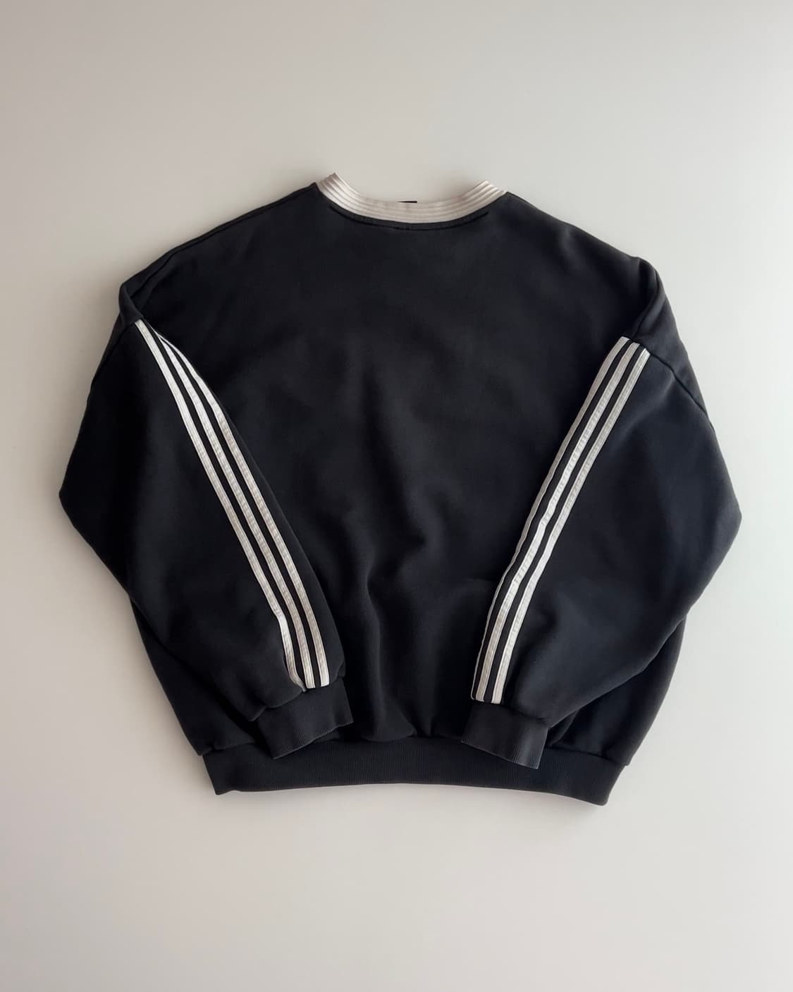 아디다스 x 고샤 루브친스키 오버핏 맨투맨  L 상품이미지6