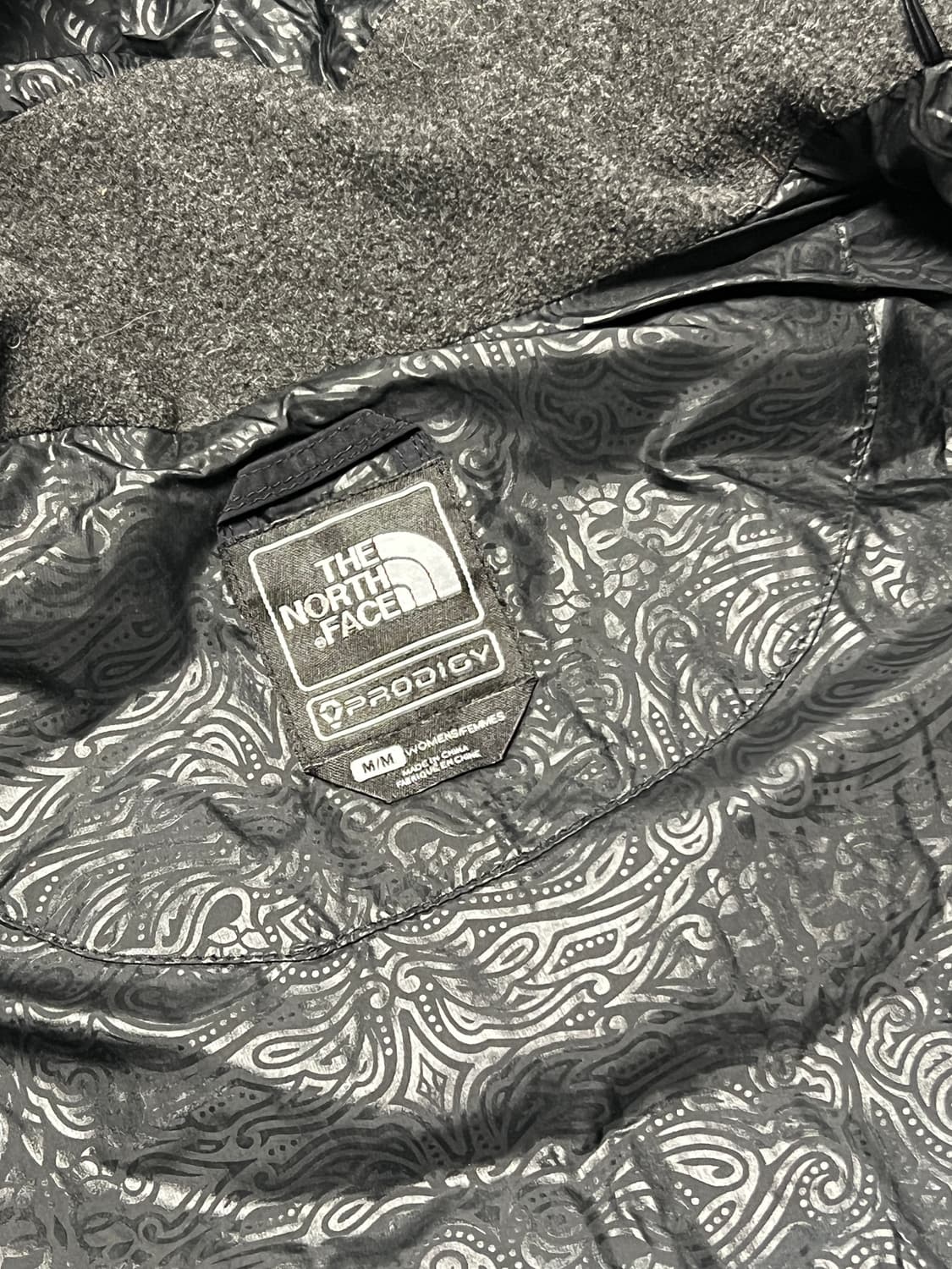 노스페이스 PRODIGY 후드 퍼 조끼 패딩 600 M 블랙 상품이미지4