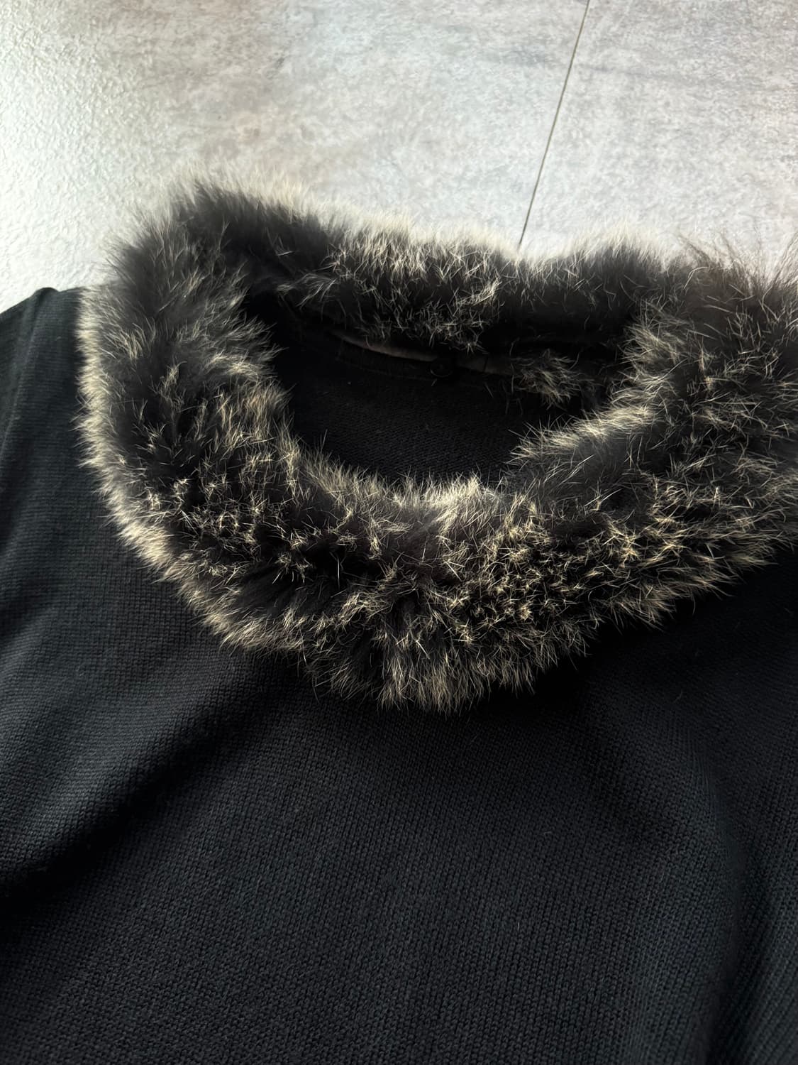 퍼 트리밍 넥 울 혼방 하프 슬리브 니트 상품이미지3