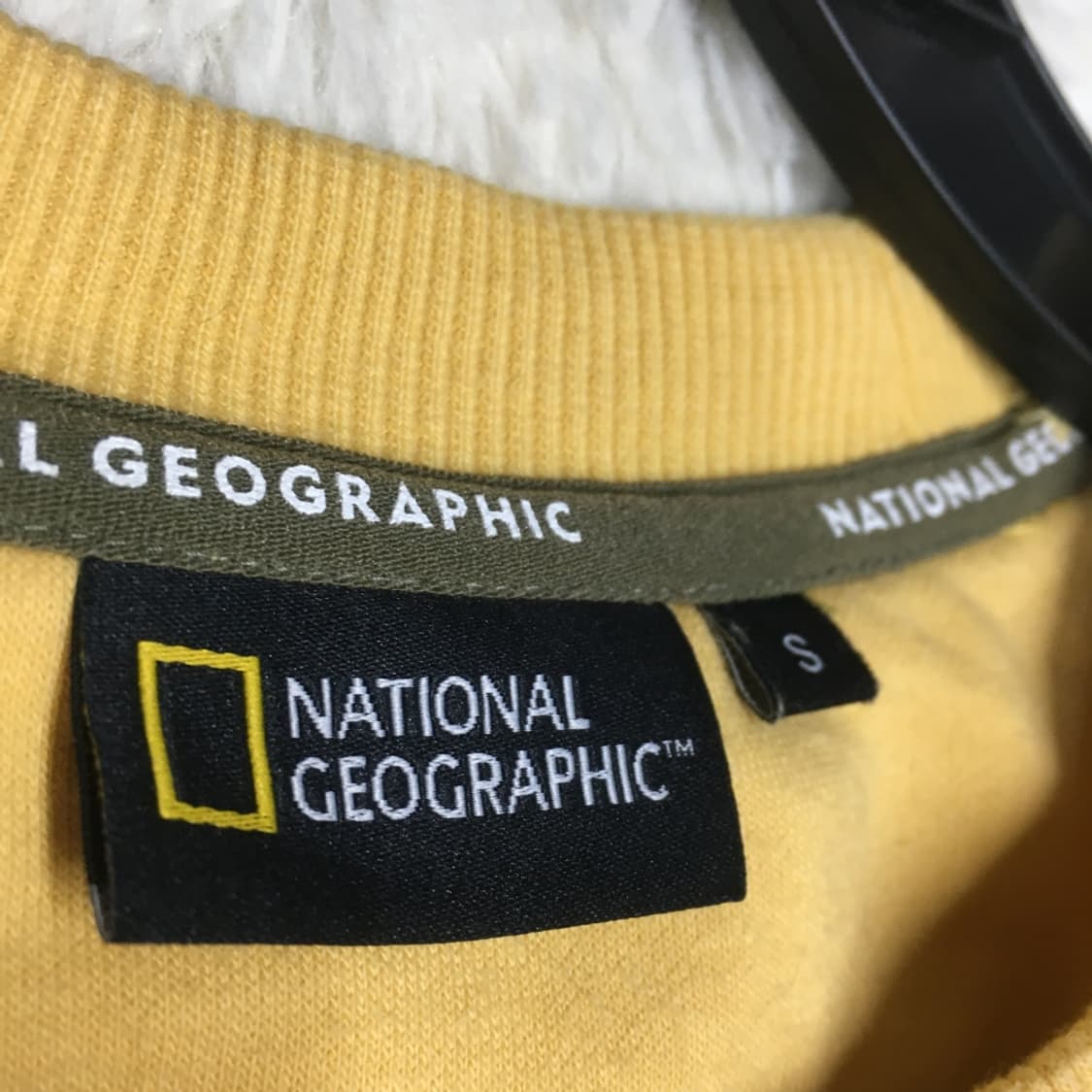 내셔널지오그래픽 스몰로고 맨투맨 DD12 상품이미지3