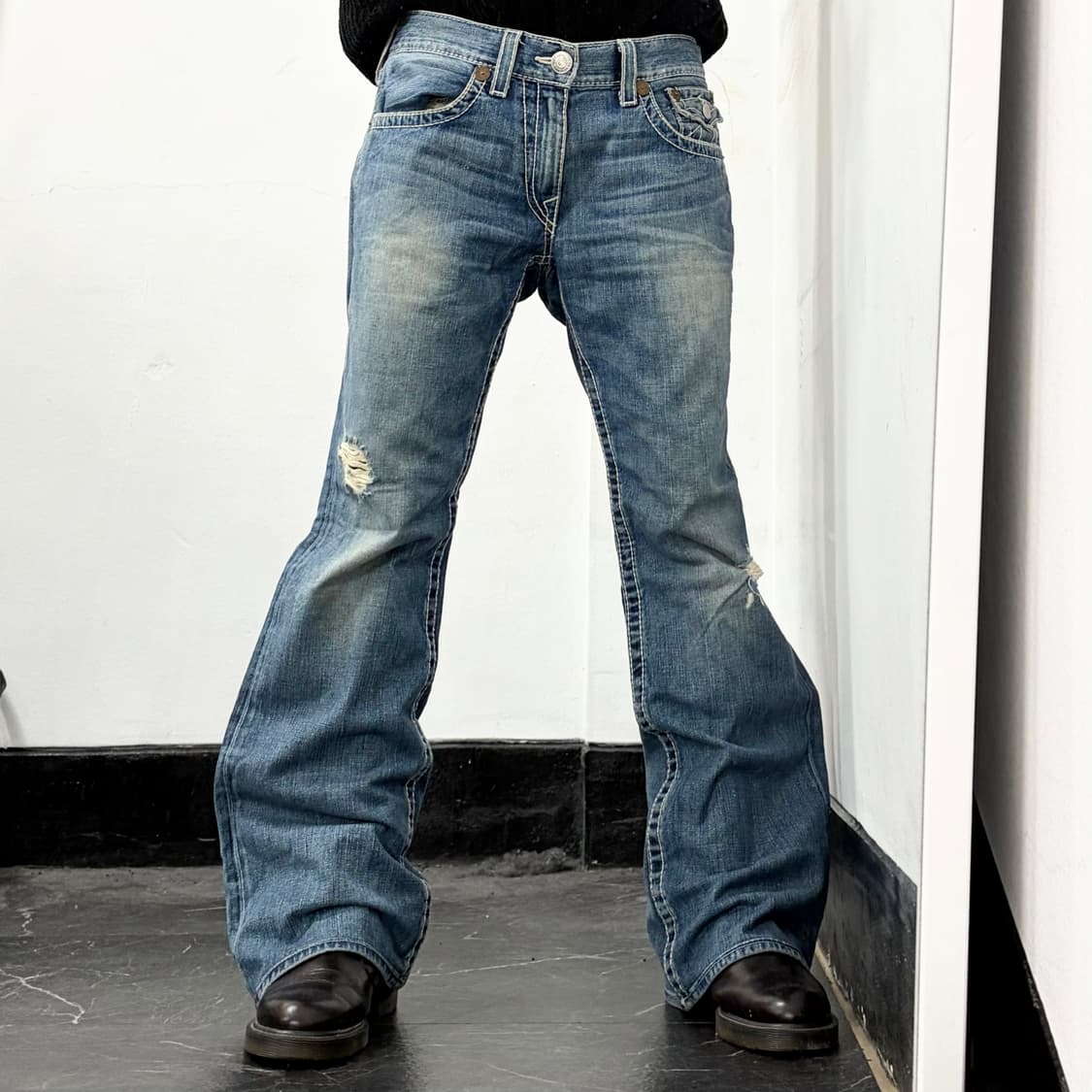 트루릴리전 부츠컷 데님 팬츠 상품이미지3