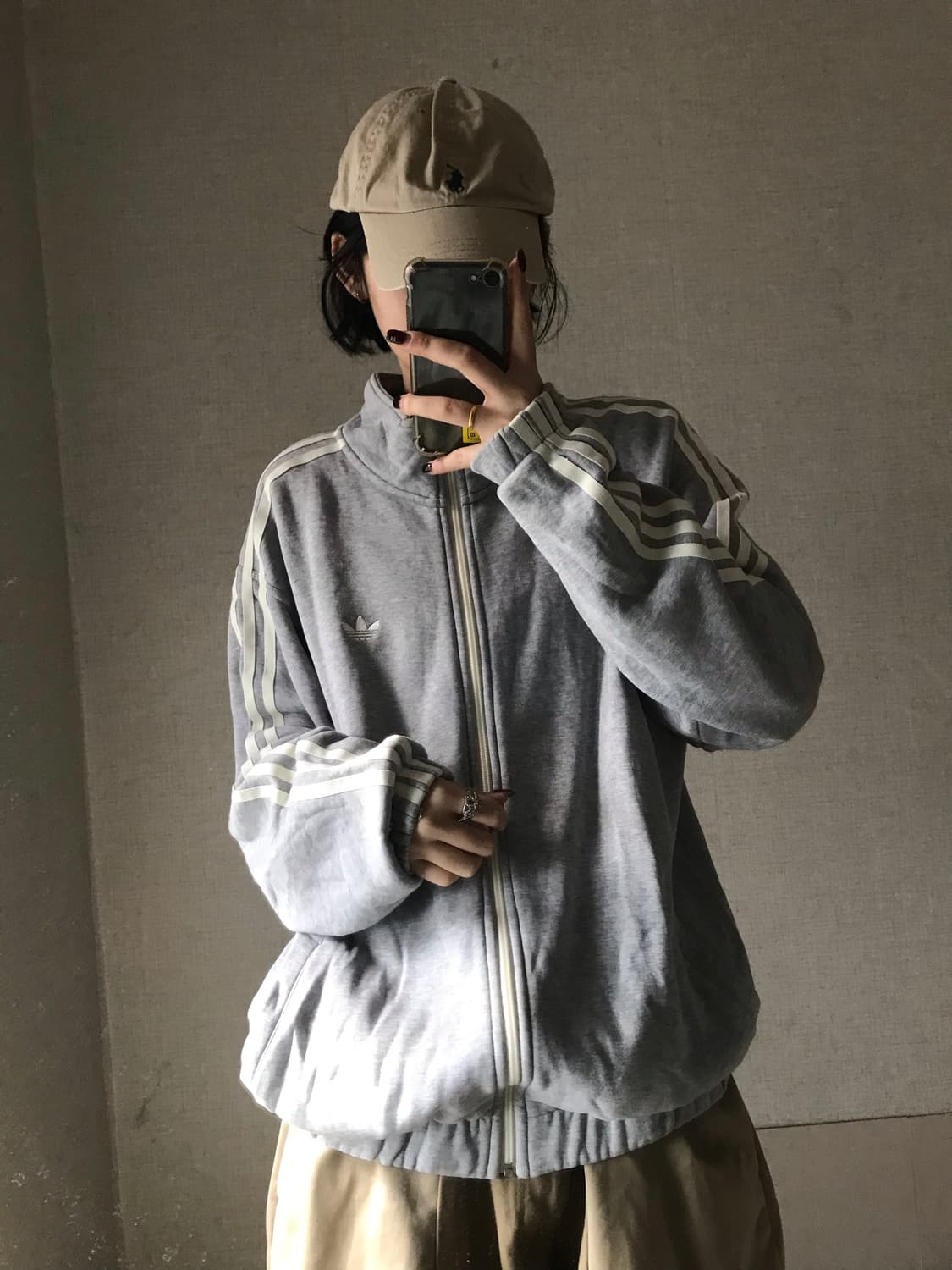 아디다스 그레이 오버핏 삼선 면집업 상품이미지2