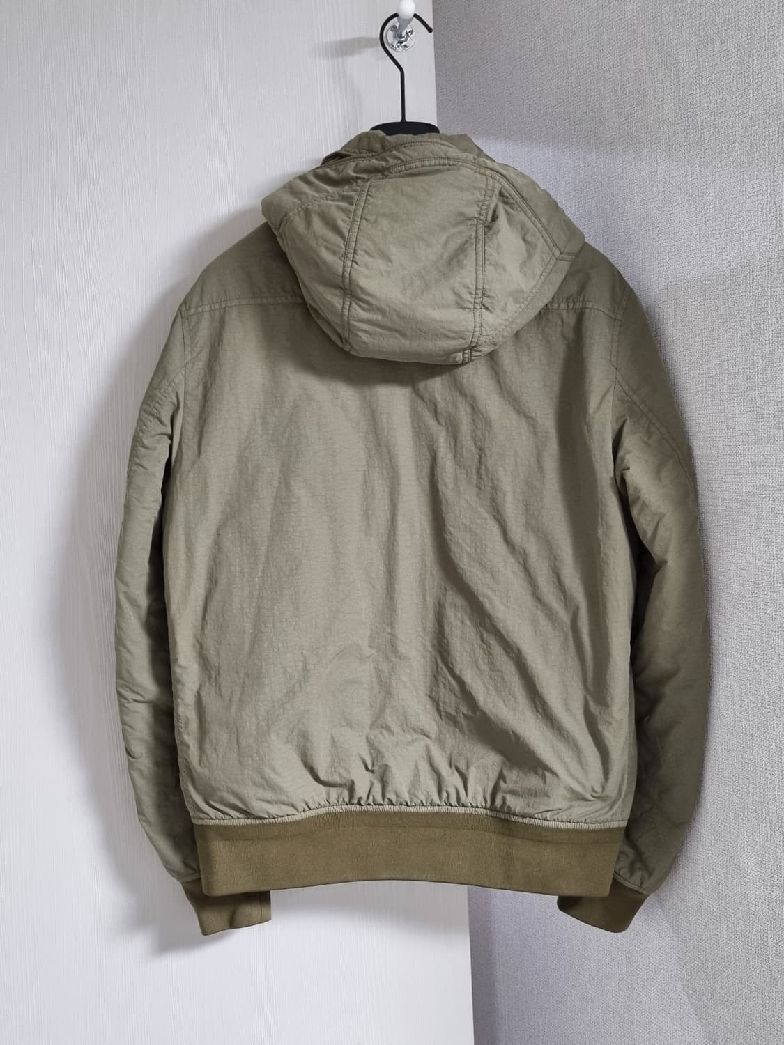 cp컴퍼니 플랫 나일론 후드 패딩자켓 상품이미지3