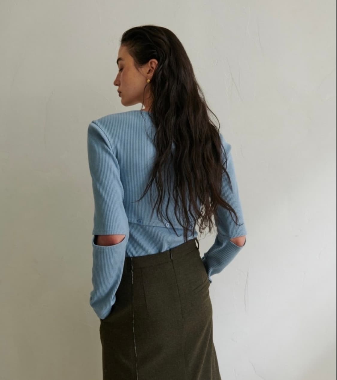 [단종] ordes 언밸런스 버튼 니트 탑 상품이미지2