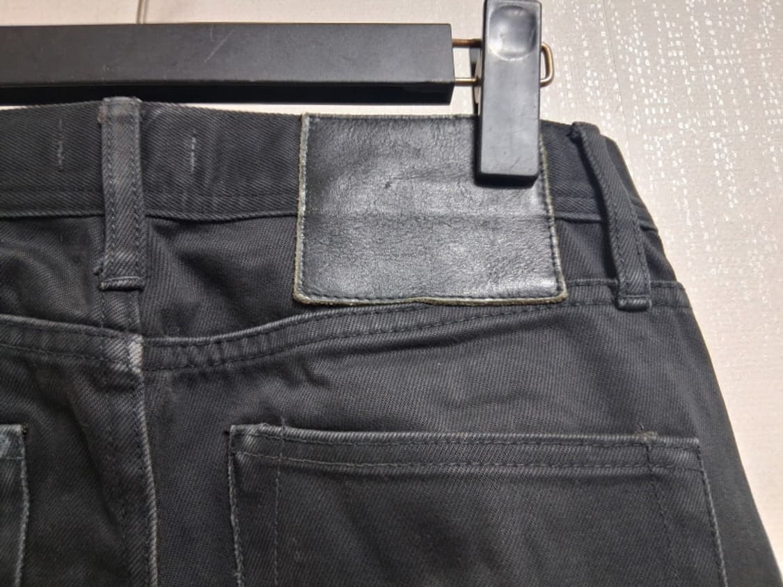 언브랜디드 UB455 블랙 셀비지 생지 데님팬츠
12.5oz  28인치 상품이미지7