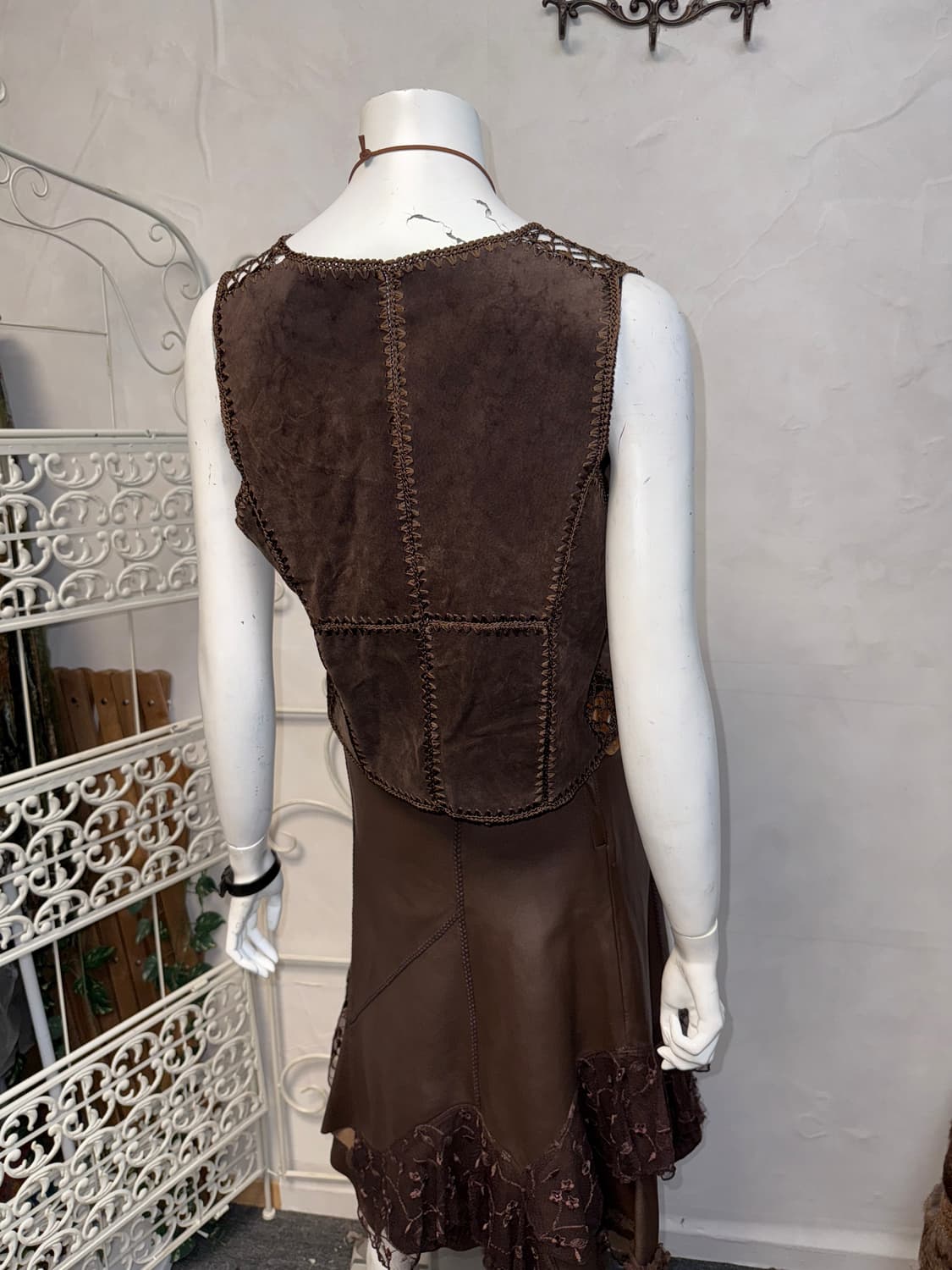 Dark brown suede bohemian crochet vest 상품이미지6