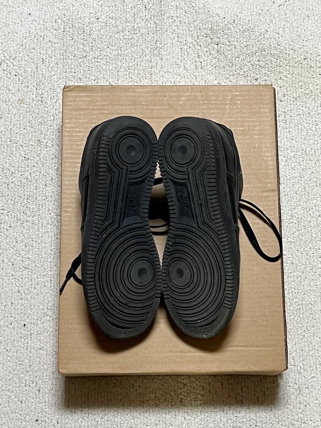 나이키 에어포스 1 '07 로우 트리플 블랙 상품이미지3