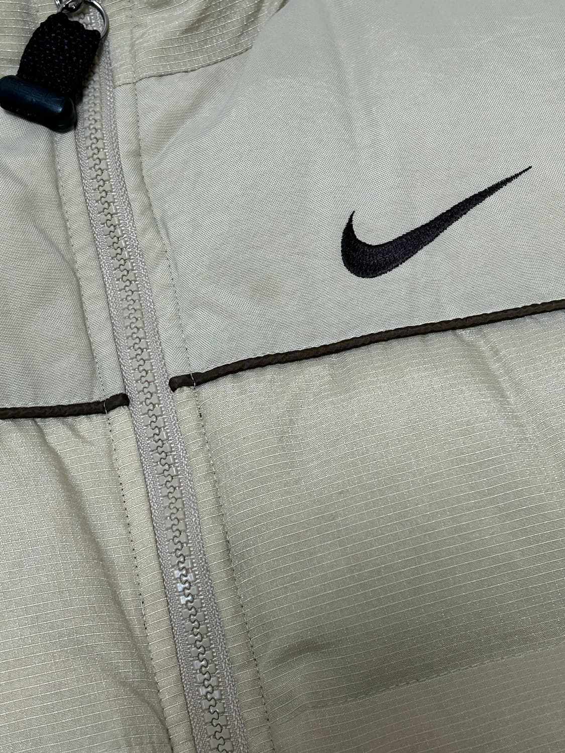 (드라이클리닝 완)나이키 ACG 베이지 구스다운 립스탑 나일론 베스트 상품이미지3