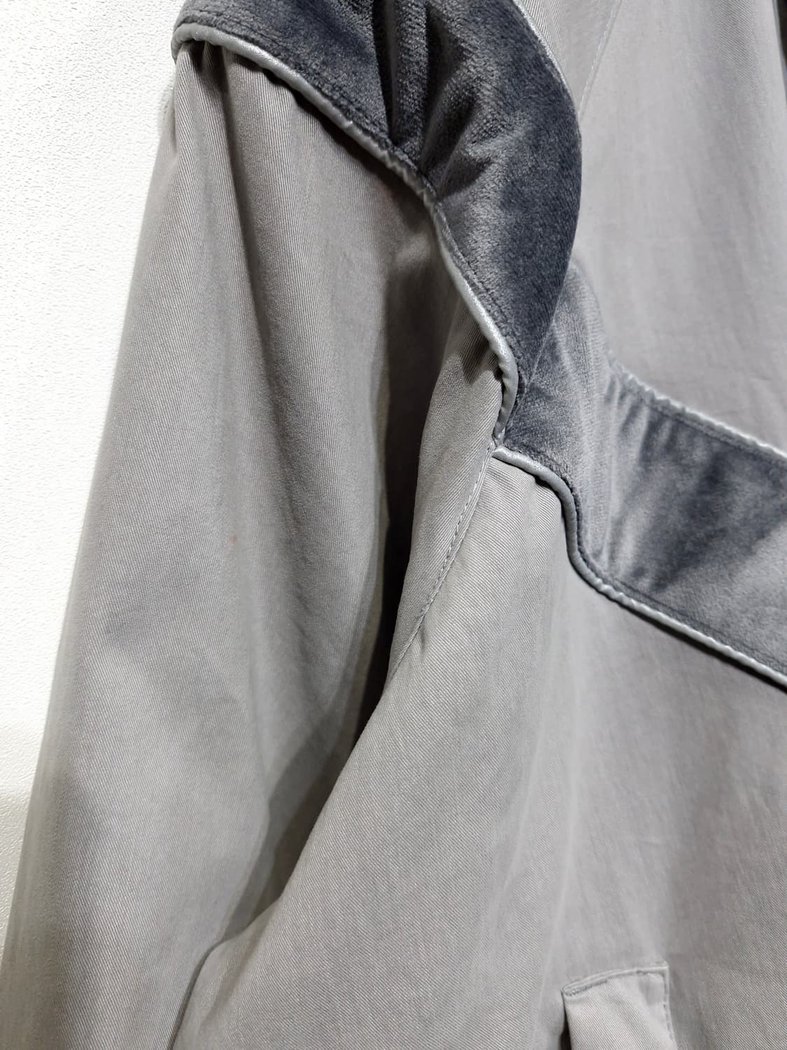 아크메드라비(ADLV) 파이핑 벨벳 자켓 그레이[1] 상품이미지4