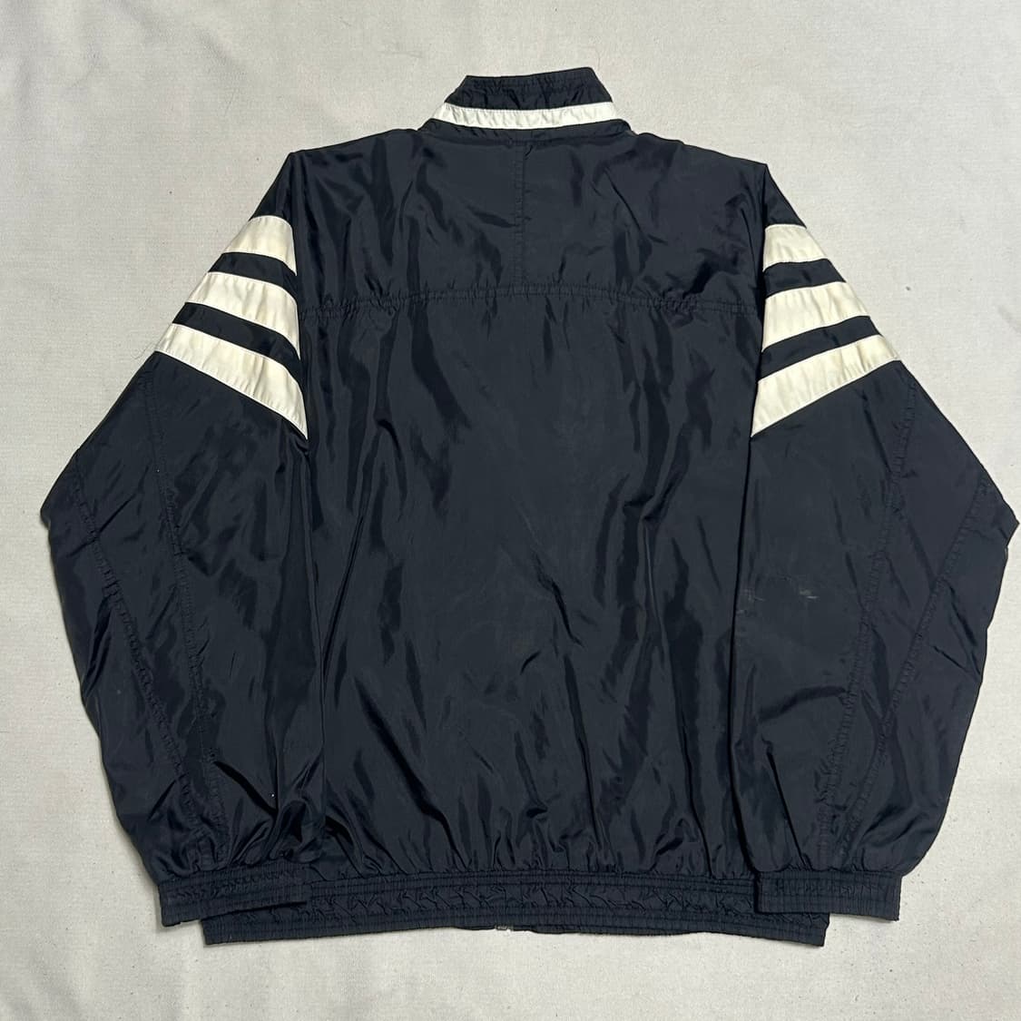 아디다스 올드스쿨 블랙 바람막이  상품이미지3