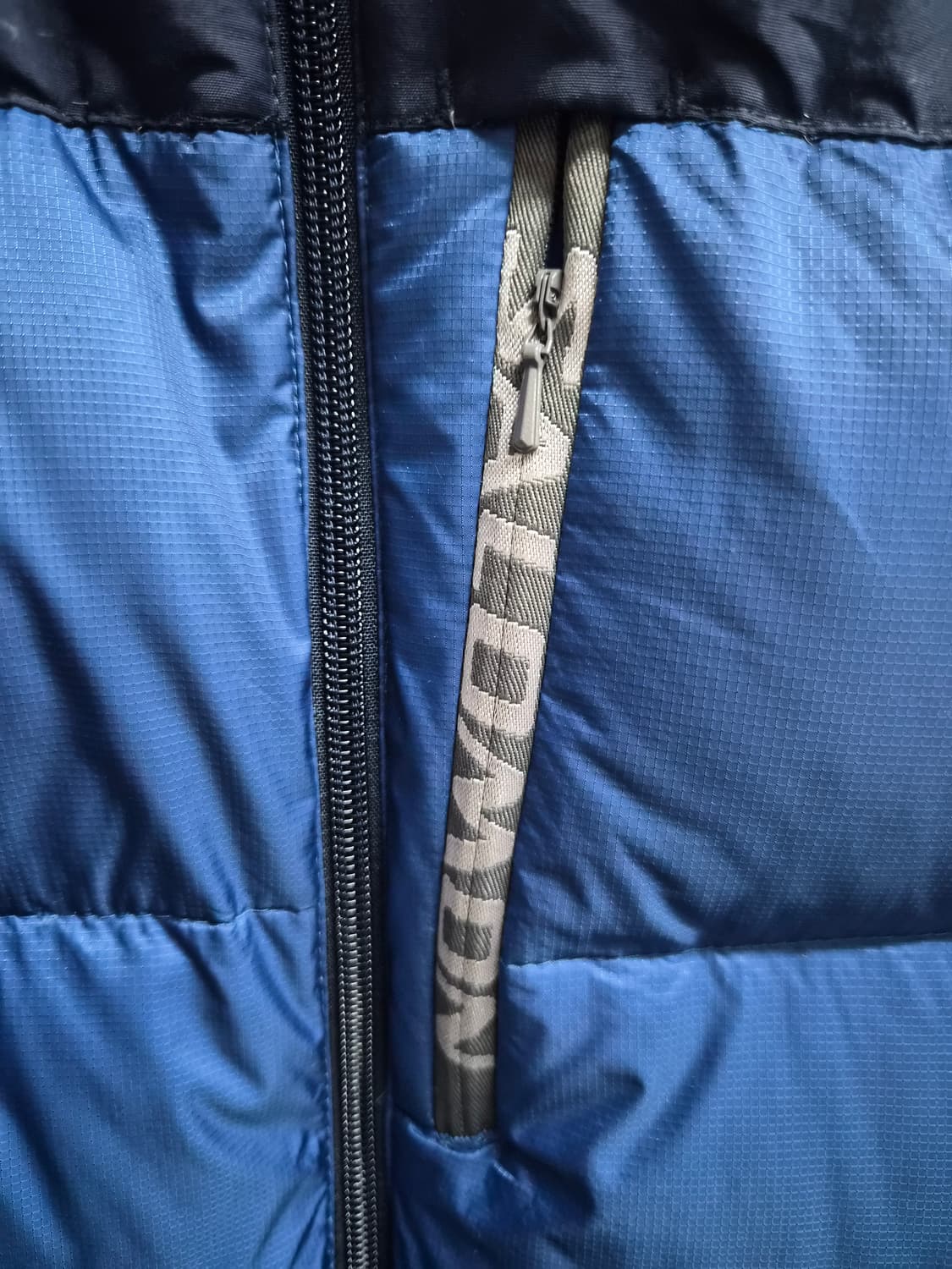 L/100) 살로몬 800fil 익스트림 윈드스탑 패딩 팝니다 상품이미지3