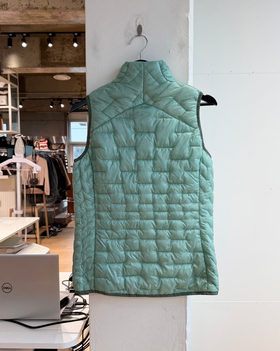 파타고니아 민트 마이크로 퍼프 베스트 점퍼  상품이미지7