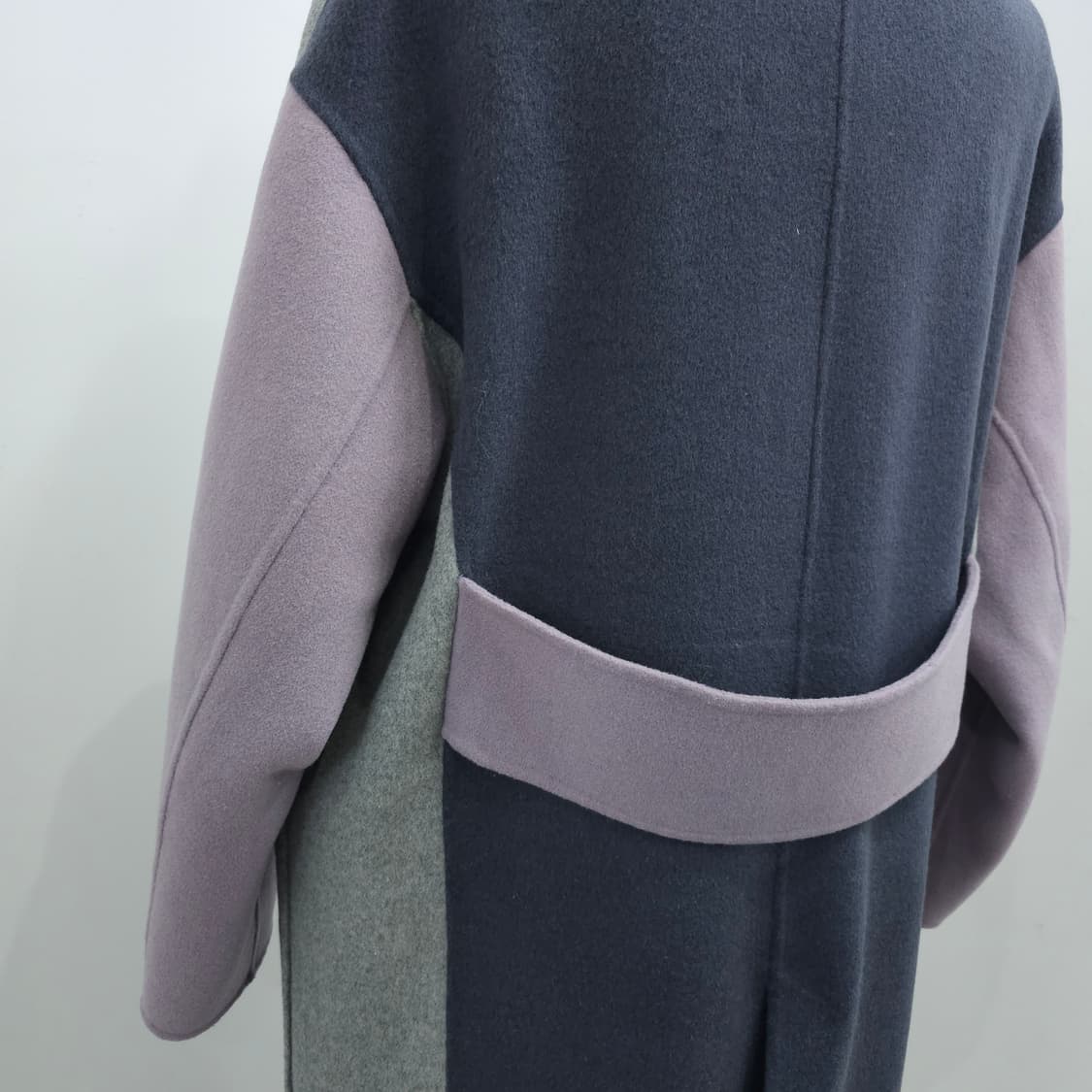 울 그레이 삼색컬러 배색 오버핏 롱코트 상품이미지8