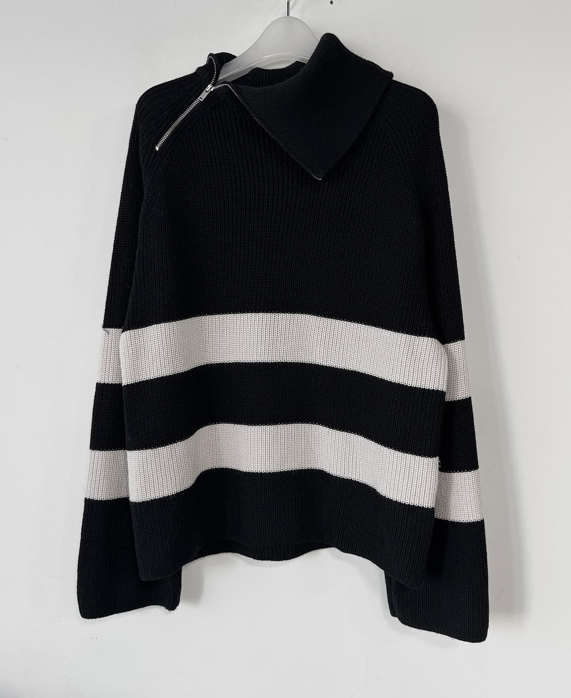 코스 COS 퍼넬넥 하프 집 스트라이프 니트 상품이미지3