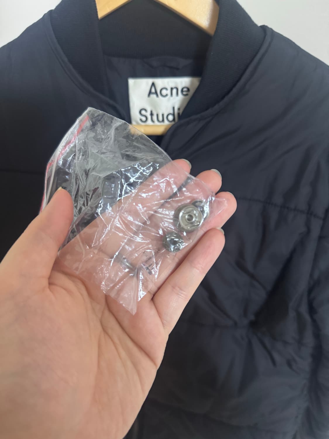 아크네스튜디오 SOPHIA PAW15 패딩 상품이미지6