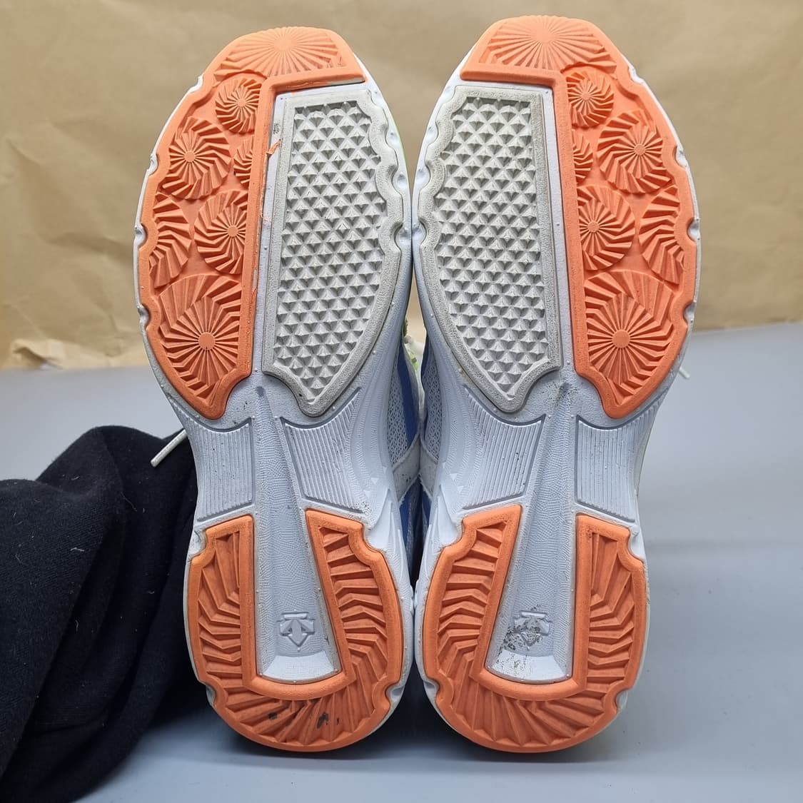 데상트 여성런닝화235 상품이미지3