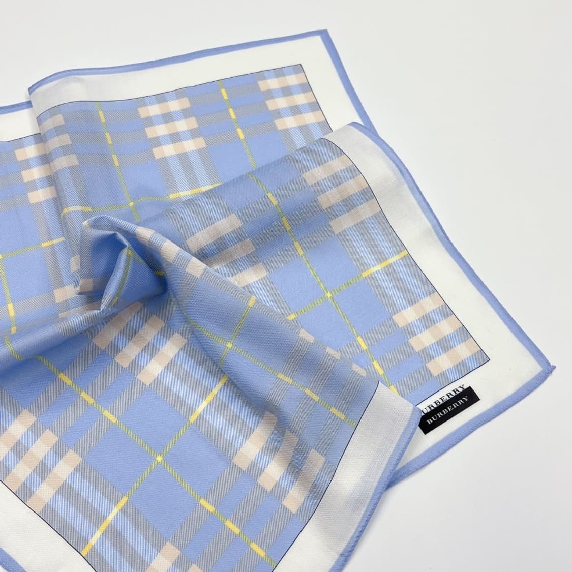 (새상품) burberry /버버리 쁘띠스카프 손수건 상품이미지1