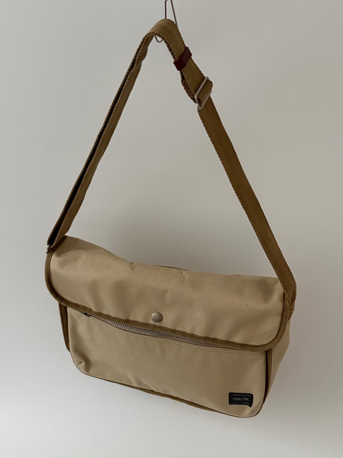 Creel Shoulder Bag (Beige) 상품이미지3