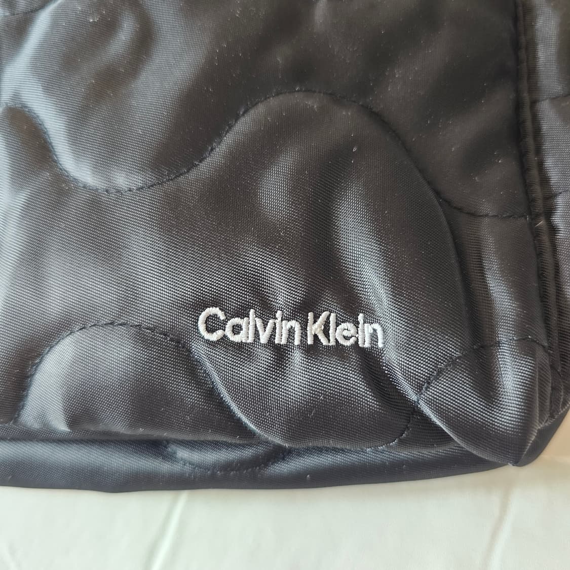 새제품) 캘빈클라인 CK 퀄팅 누빔 백 가방 크로스백 숄더백 상품이미지5