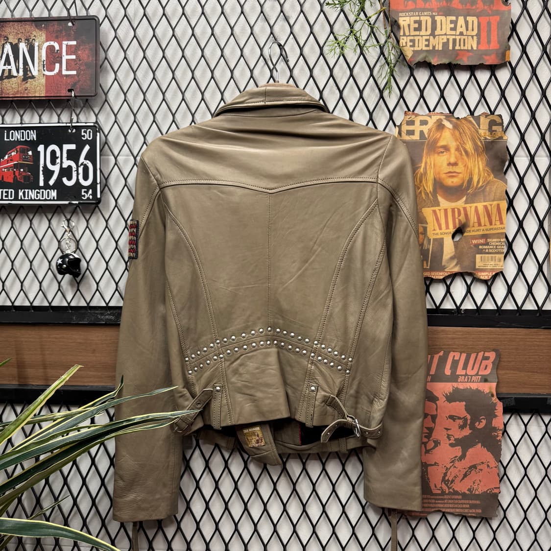 트루릴리전 스터드 레더 라이더 자켓 사이드 성조기 자수 포인트 베이지 상품이미지2