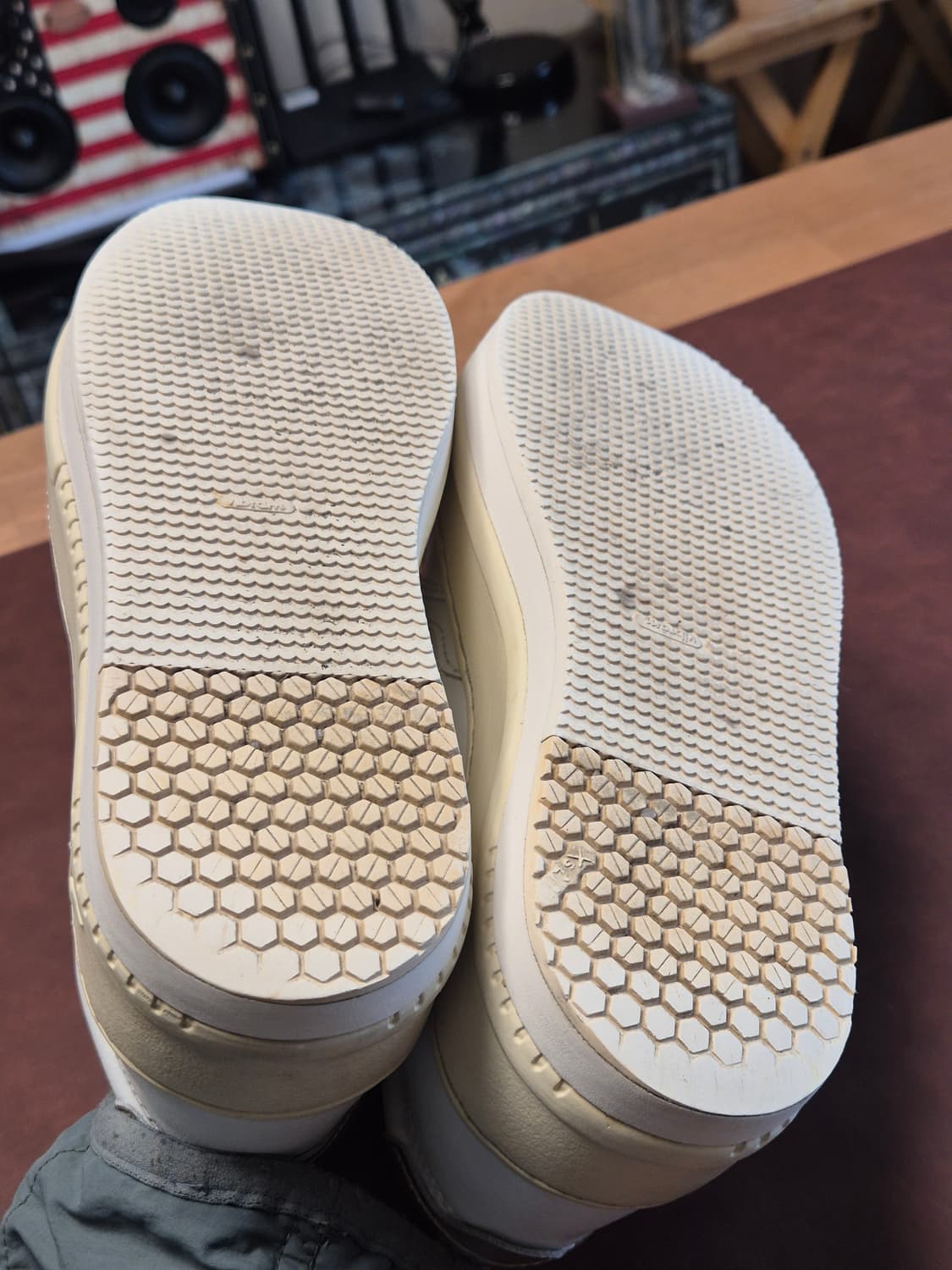 바닥보강했어요 235-240(37)  오트리 메달리스트 로우  상품이미지6