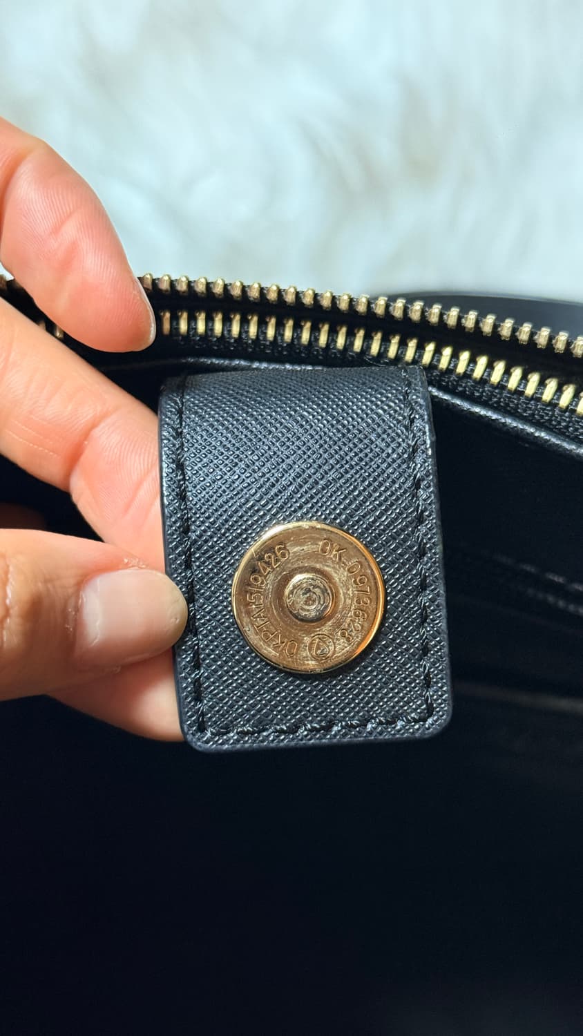 마이클코어스 사피아노 가죽 사첼백 판매합니다 상품이미지4