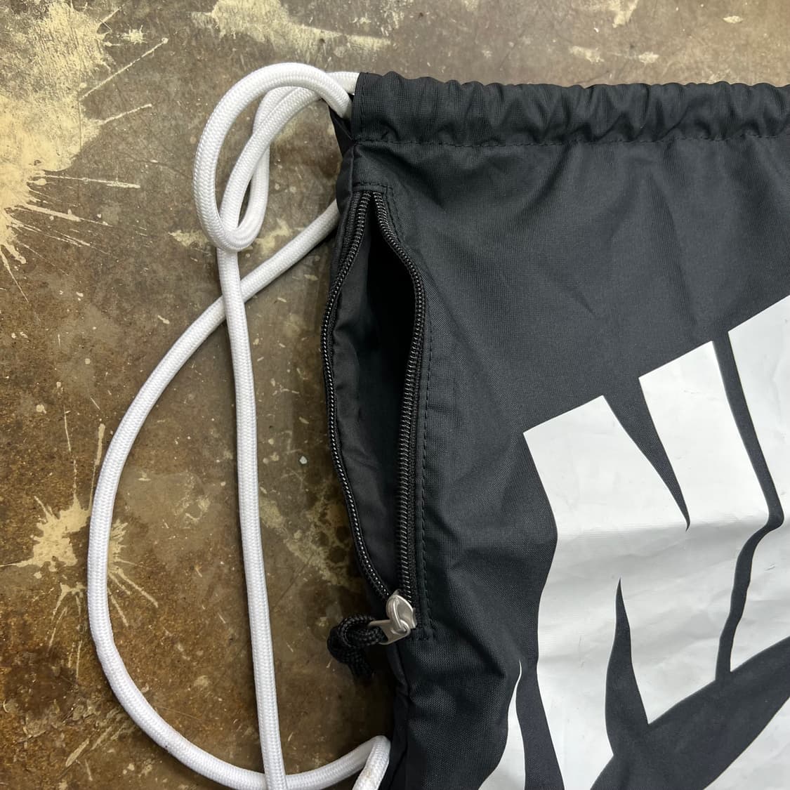 나이키 빅로고 짐색 가방 백팩 남여공용 상품이미지5