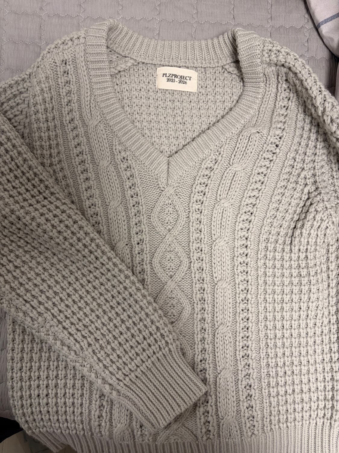 플리즈프로젝트 브이넥 니트 상품이미지3