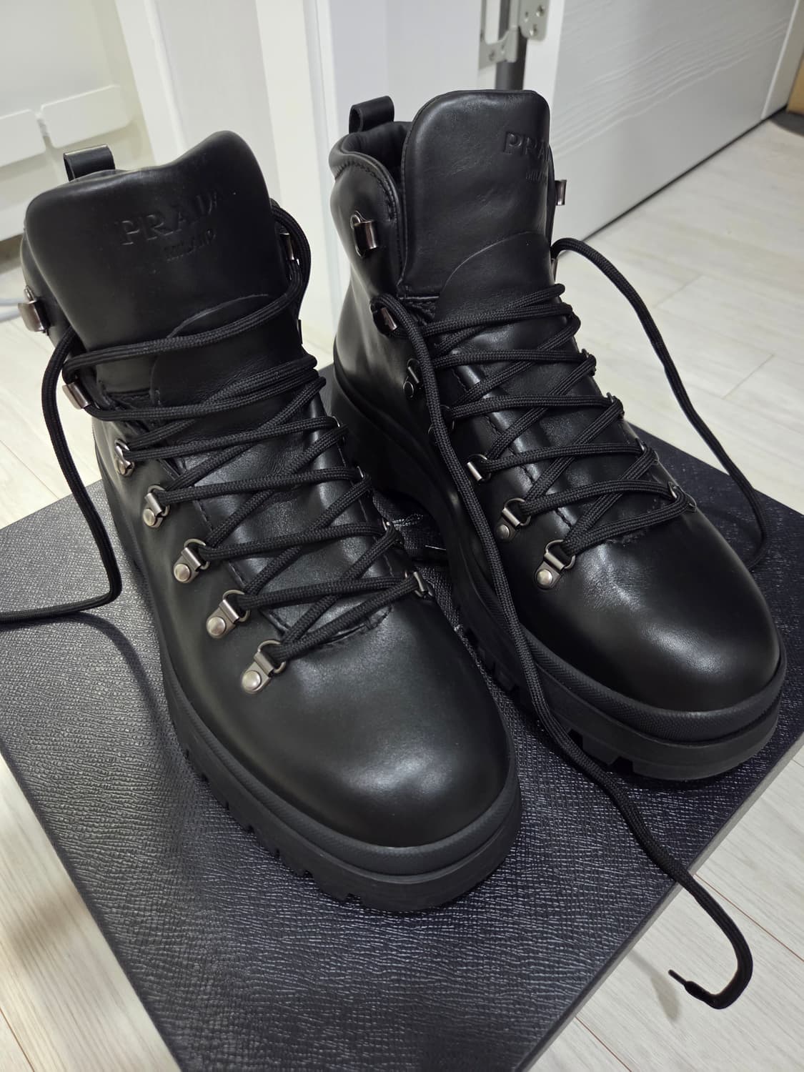 [새상품] 프라다 남성용 레더 하이킹 부츠 275 상품이미지1