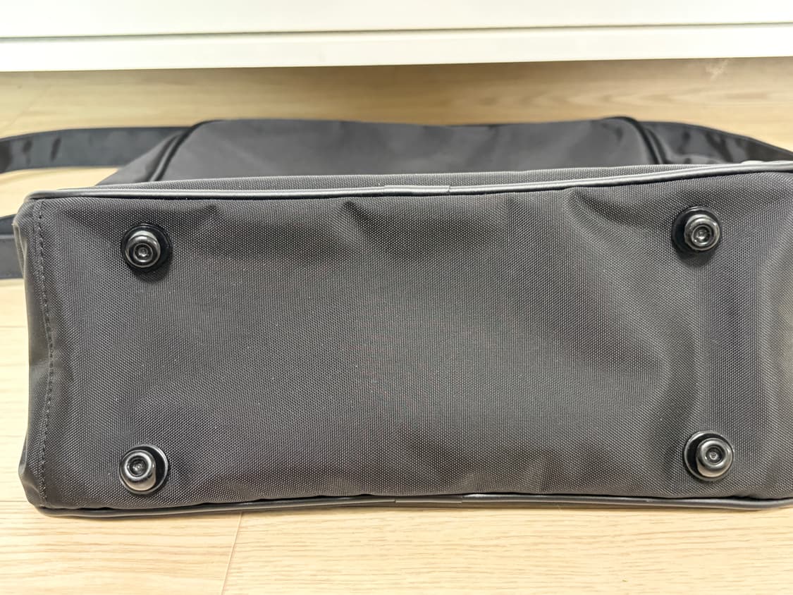 꼼데가르송 CDG 크로스백 M 상품이미지4