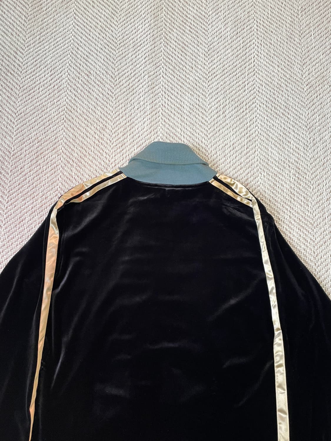 오니츠카타이거 벨벳 벨루어 트랙자켓 J03259 상품이미지8