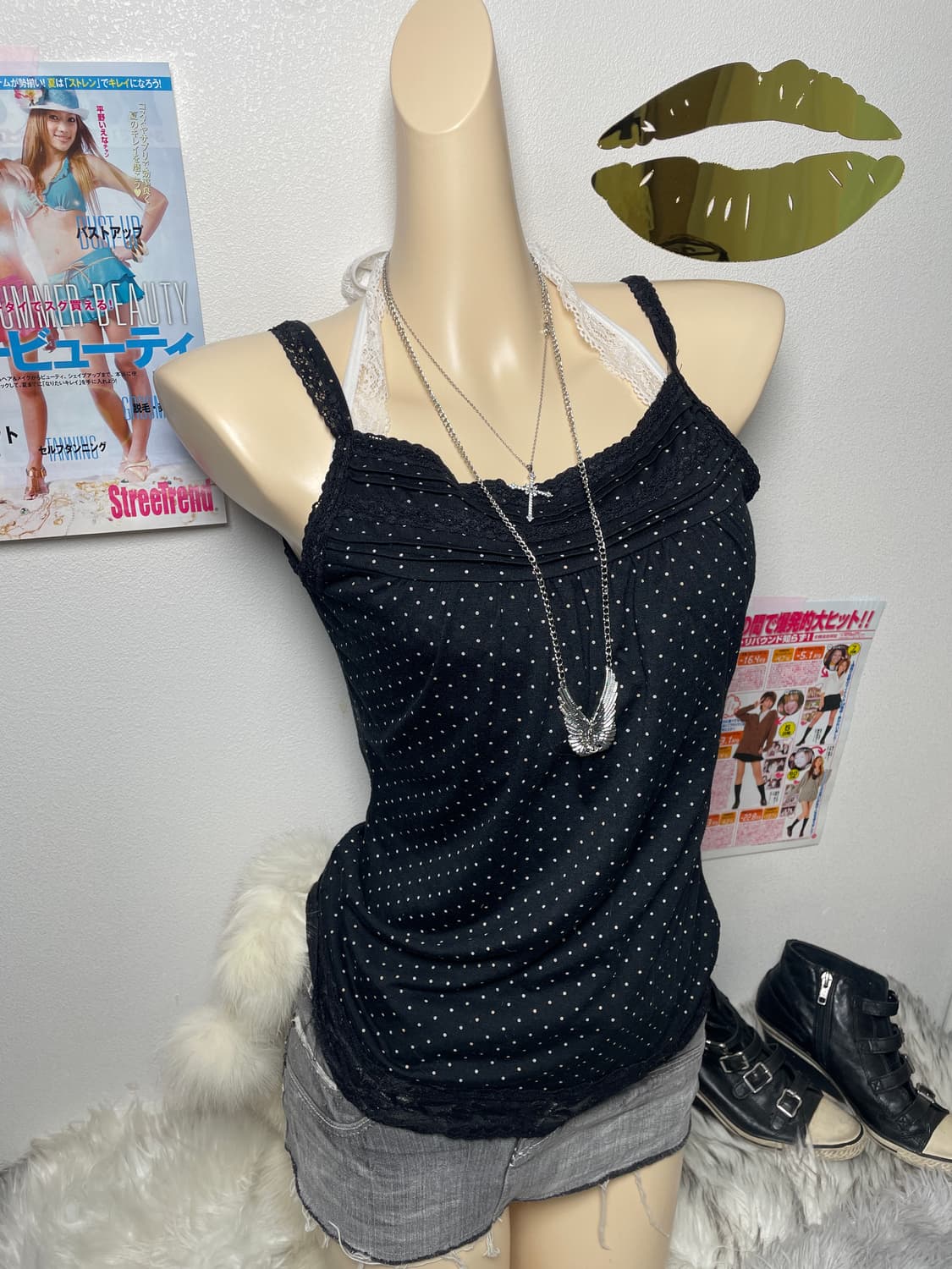 브랙 도트 프릴 나시 슬리브리스 상품이미지1