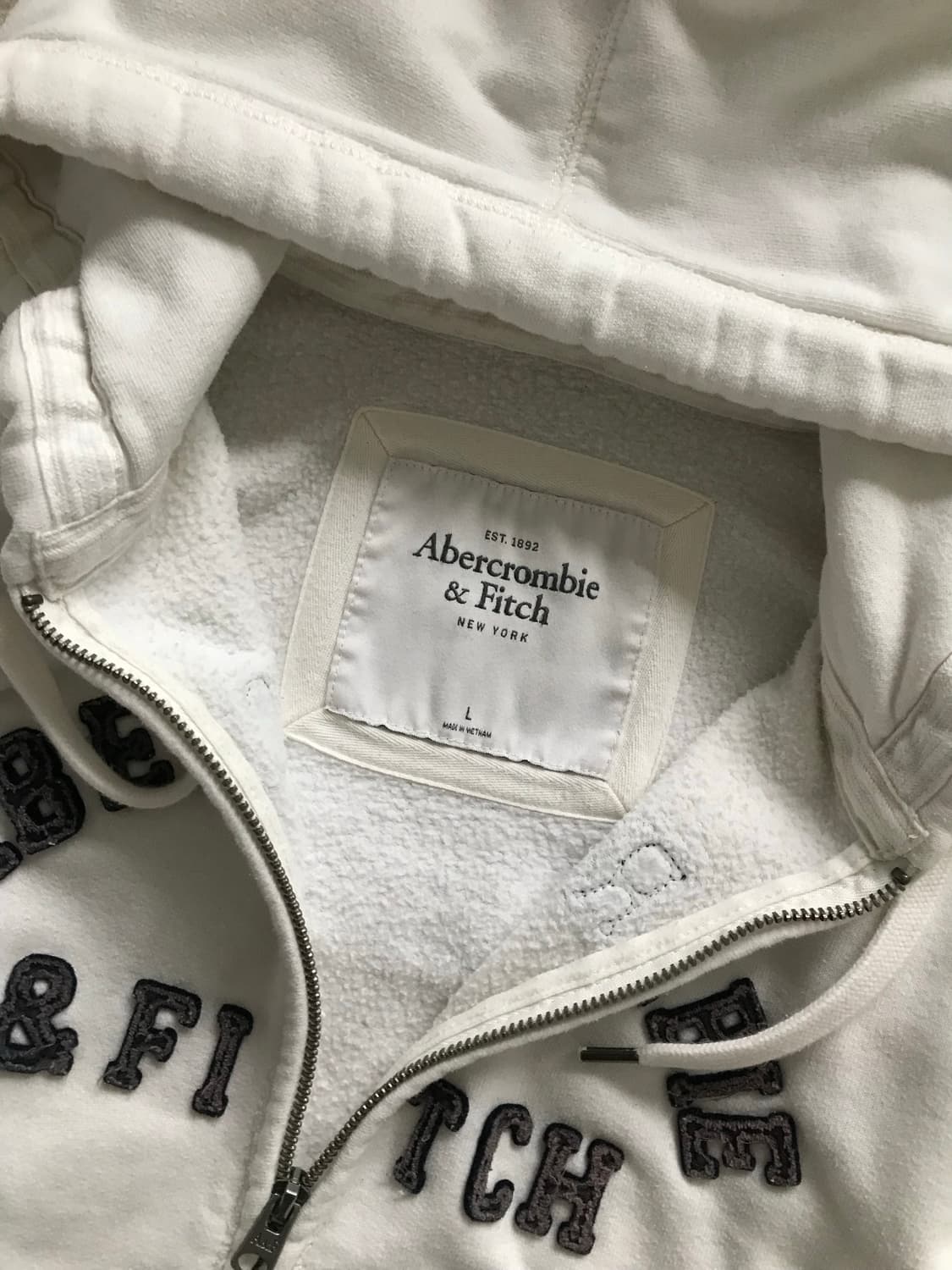 아베크롬비 중앙 자수 로고 화이트 후드집업 상품이미지7