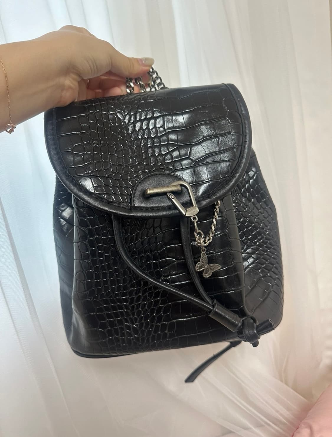 네스티팬시클럽 레더 버킷 백팻 상품이미지3