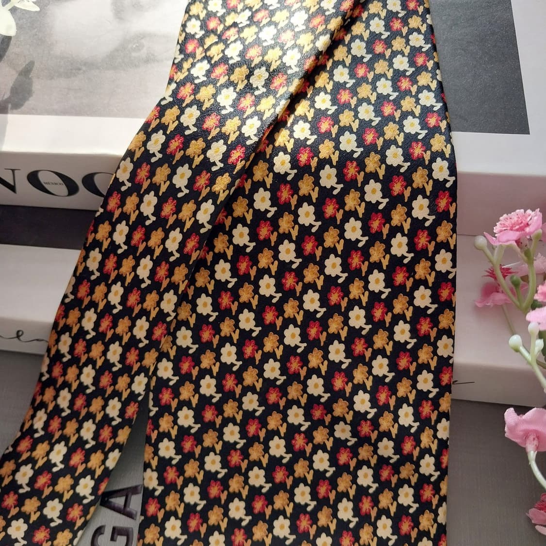 발렌시아가 실크 블랙&옐로우 플로럴 넥타이 9.5cm A+등급 K1403 상품이미지2