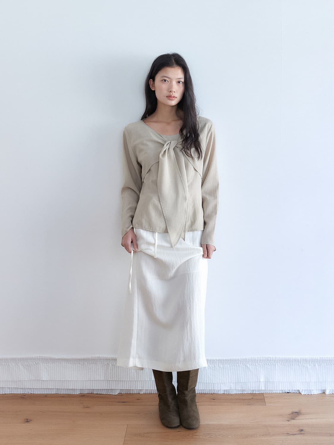 아우로 ouro sheer ribbon blouse 블라우스 베이지 상품이미지2