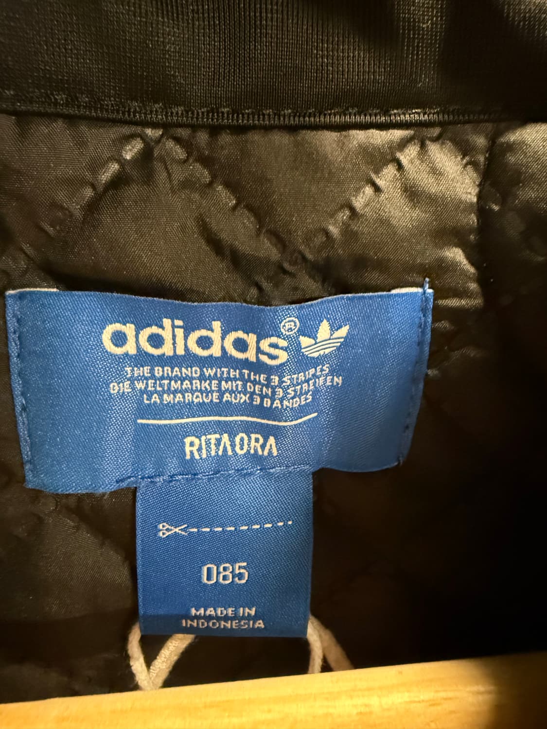 85 아디다스 ADIDAS 리타오라 퀼팅 패딩 케이프 베스트 블랙 상품이미지7