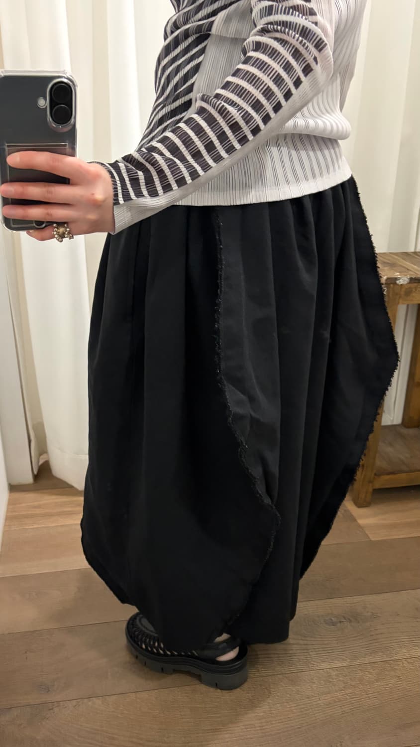 Distressed Ruffle Transformed Pants 상품이미지4