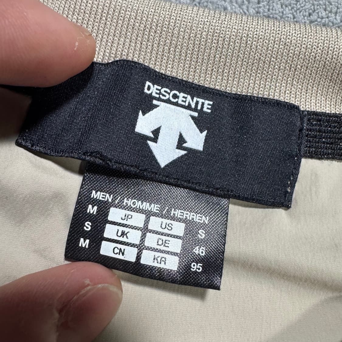 데상트 DUALIS 풀오버 바람막이 상품이미지5