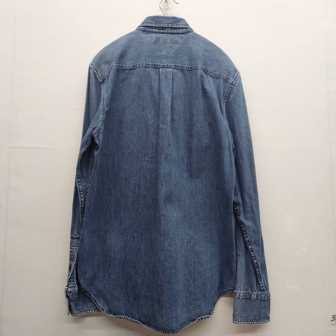 타미힐피거 투포켓 데님 셔츠 M(L) 상품이미지4