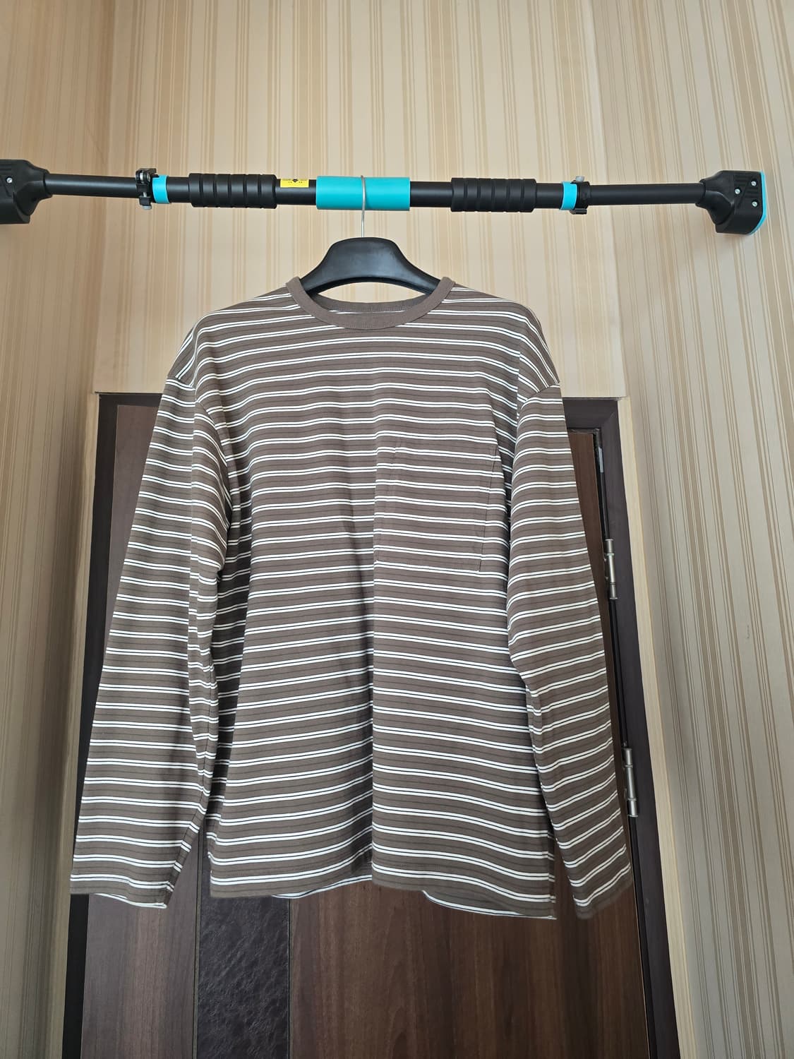 러프사이드 멀티 스트라이프 롱슬리브 머드 1사이즈 상품이미지1