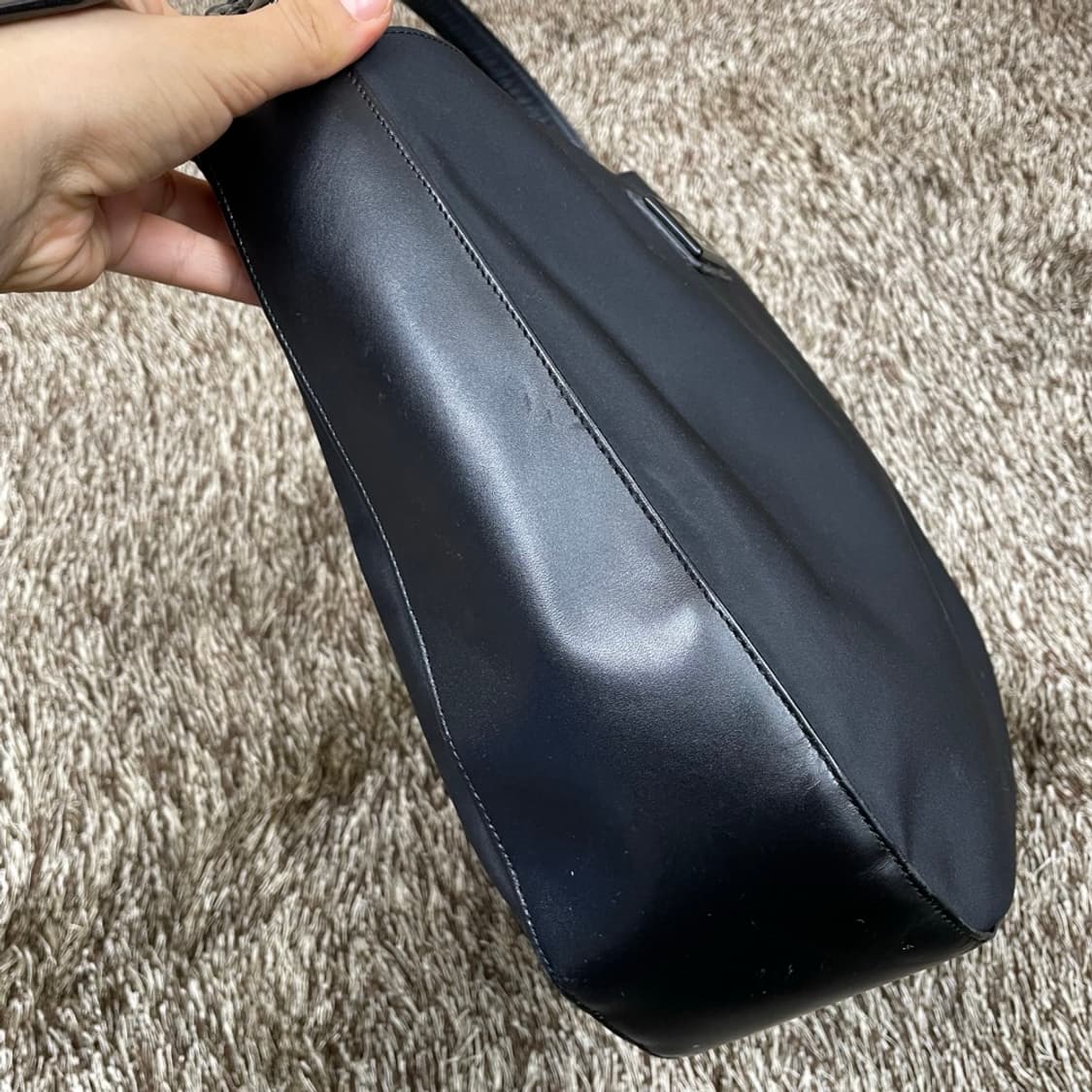 DKNY 블랙 나일론 숄더백 상품이미지5
