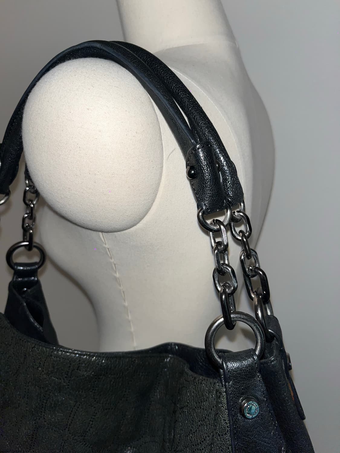 Anne Klein Black Leather Shoulder Bag 상품이미지5
